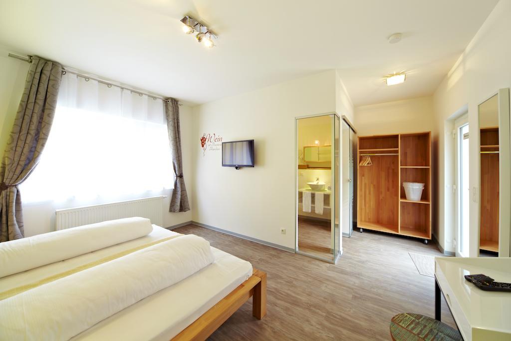 Gaestehaus Steinmuehle Osthofen Room photo